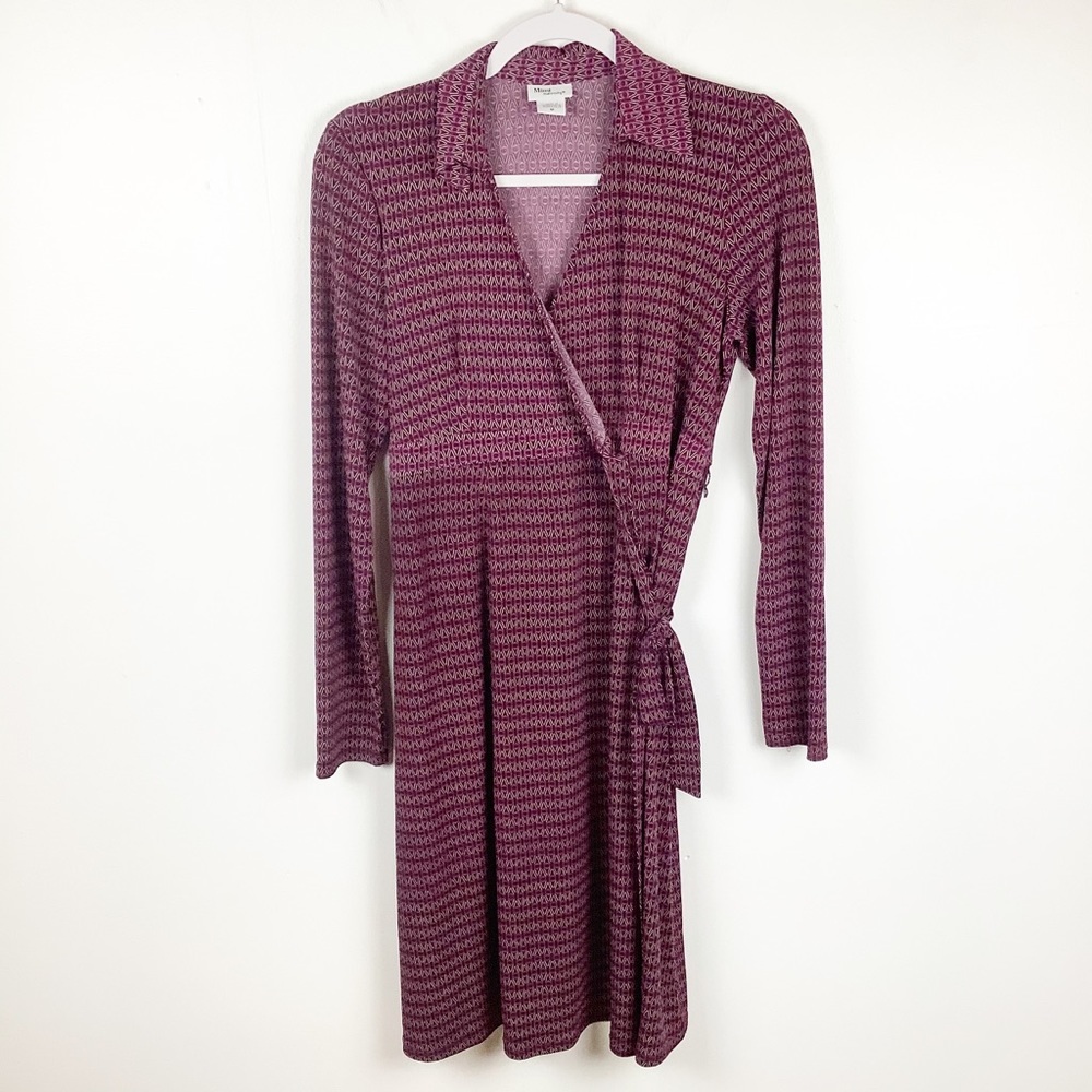 Mimi Maternity Wrap Dress Medium‎ Plum Purple Long Sleeve Collared V-Neck
